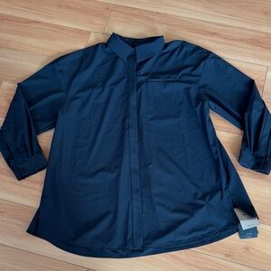 Women’s Nike 24.7 Perfect Stretch Oversized Dri-Fit front snap shirt